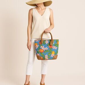 Liz Claiborne Fruit Floral Canvas Tote Bag Tan Trim Large Zip Top